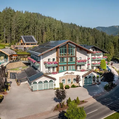 Hotel apartamentowy Annelies 4*